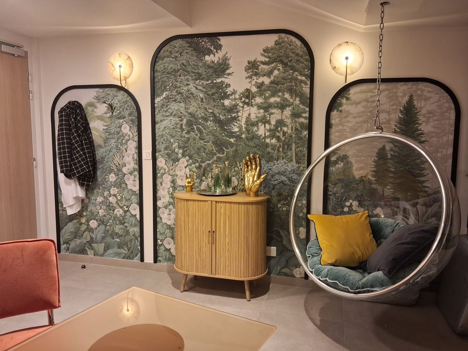 Salle d'attente : trois panneaux cintrés en papier peint panoramique
